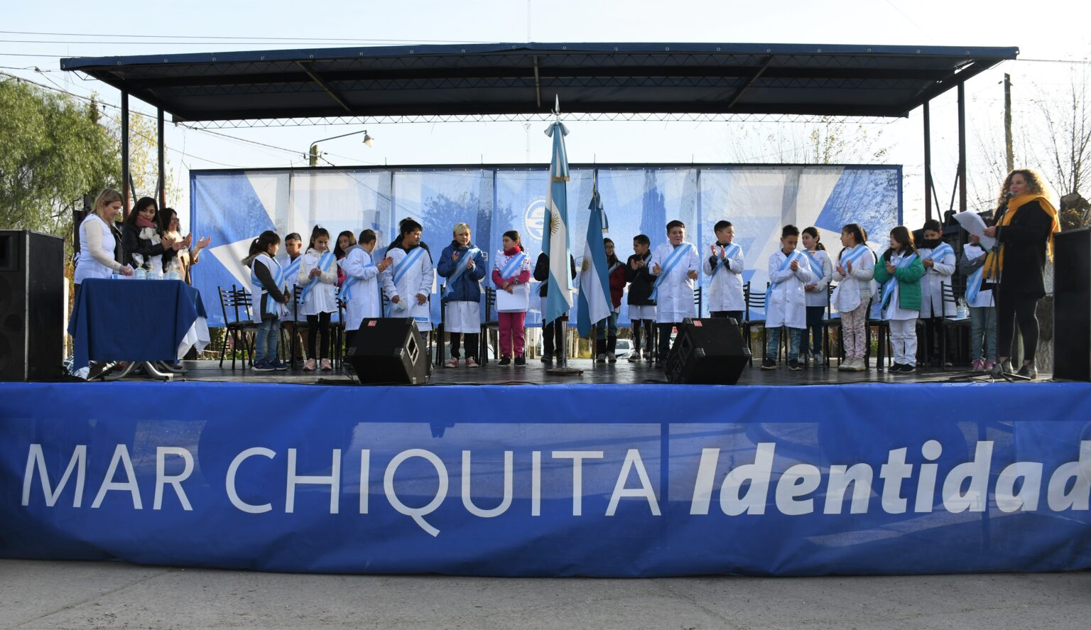 Día de la Bandera: alumnos y alumnas hicieron la promesa a la bandera ...